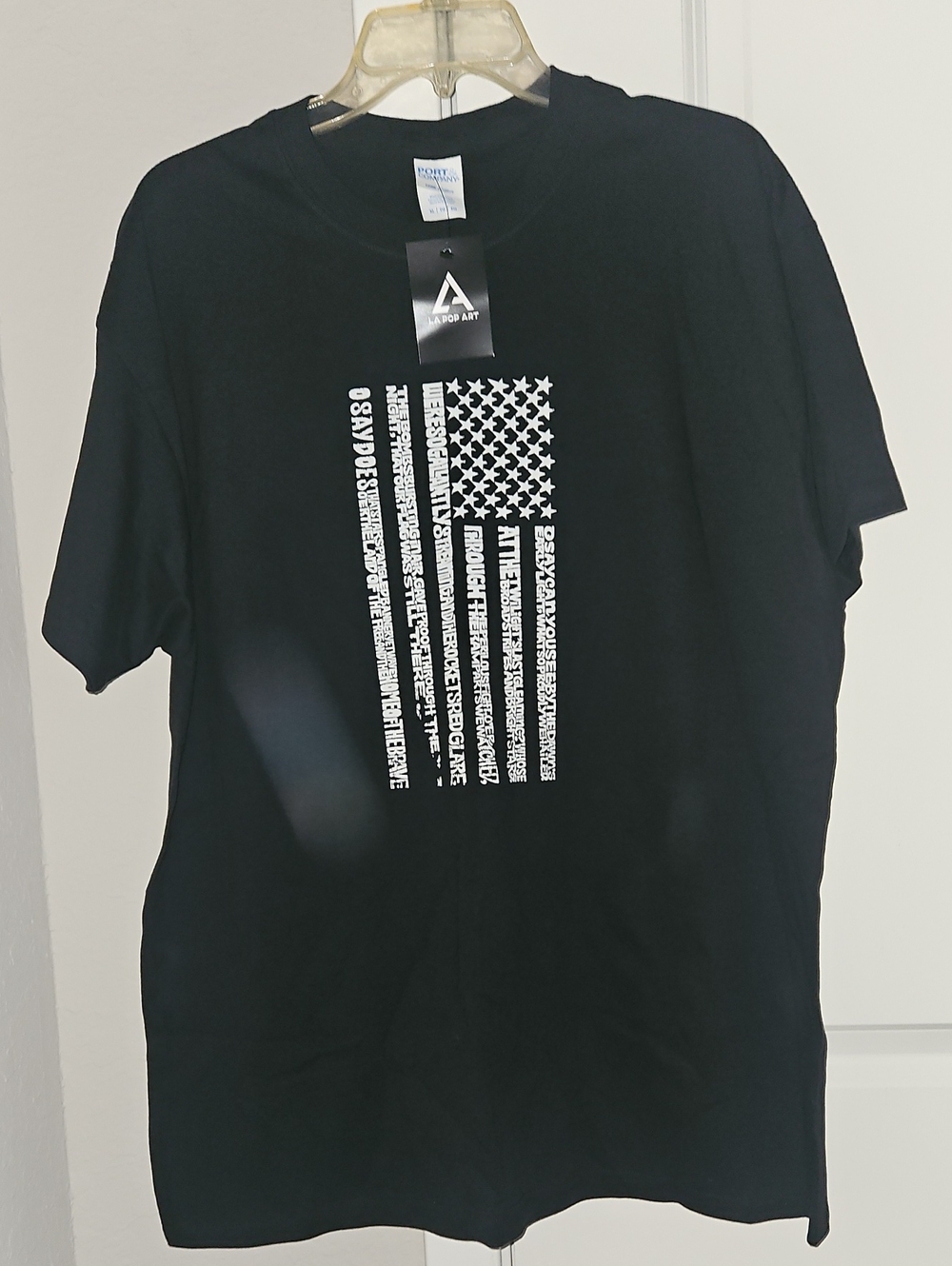 LA Pop Art Black T‑Shirt with White Graphic Flag XL